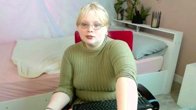 Stella_Brayn live cam on Cam4