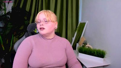 Stella_Brayn live cam on Cam4