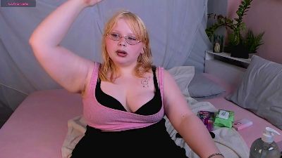 Stella_Brayn live cam on Cam4