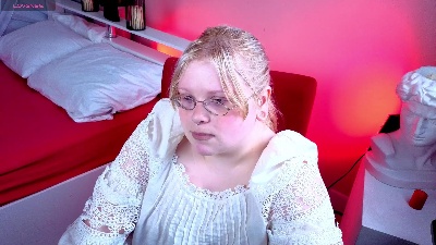 Stella_Brayn live cam on Cam4