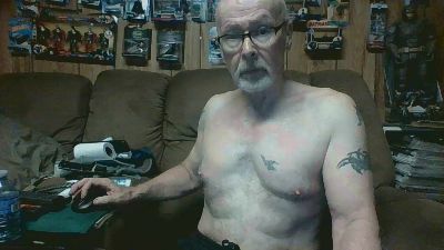 Stepinwulf live cam on Cam4