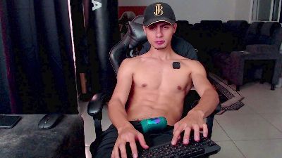 Stiven_C live cam on Cam4