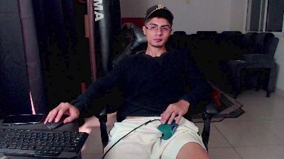 Stiven_C live cam on Cam4