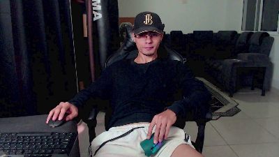 Stiven_C live cam on Cam4