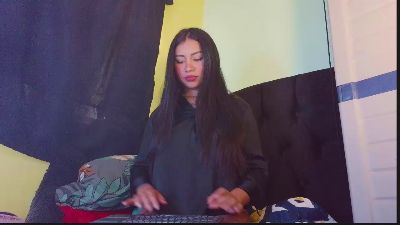 Storm_doll live cam on Cam4