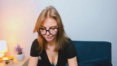 StormiDoll webcam cam4 model stream image