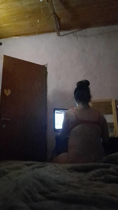 Stormy live cam on Cam4