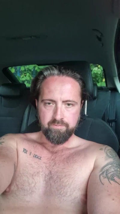 Stra1ghtguy4u live cam on Cam4