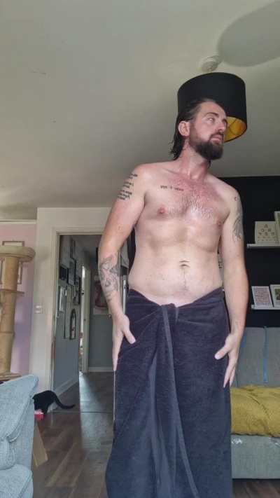 Stra1ghtguy4u live cam on Cam4