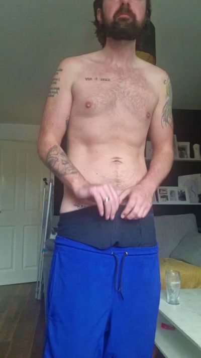 Stra1ghtguy4u live cam on Cam4