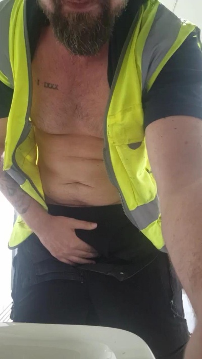 Stra1ghtguy4u live cam on Cam4