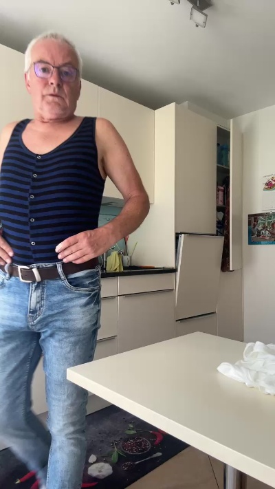 Strolch1707 live cam on Cam4