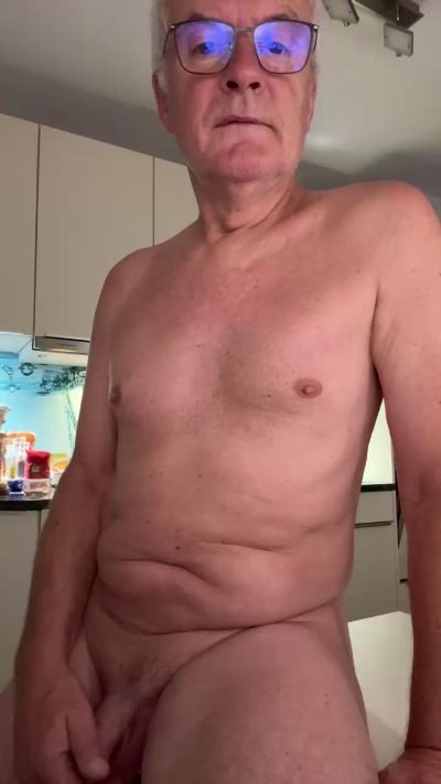 Strolch1707 live cam on Cam4