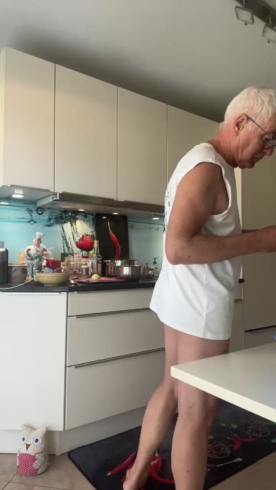 Strolch1707 live cam on Cam4