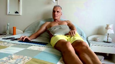 StrongBill live cam on Cam4