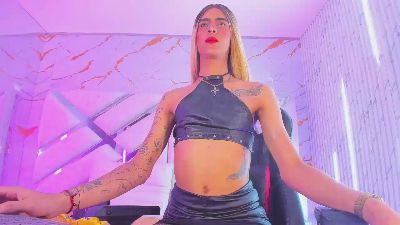 StyleQueen18 live cam on Cam4