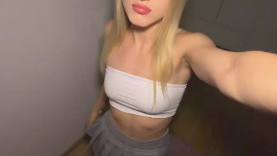 SuWangerin live cam on Cam4