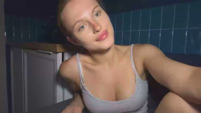 SuWangerin live cam on Cam4
