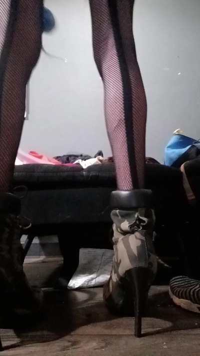 Subotsissycd live cam on Cam4