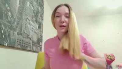 SudieBrozie live female webcam from Finland