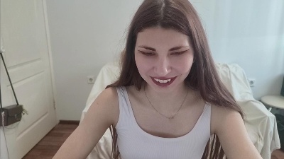 SudieLatona live cam on Cam4