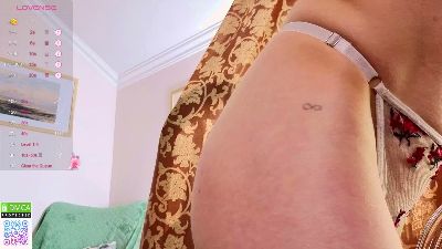Sue_Holland live cam on Cam4