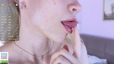 Sue_Holland live cam on Cam4