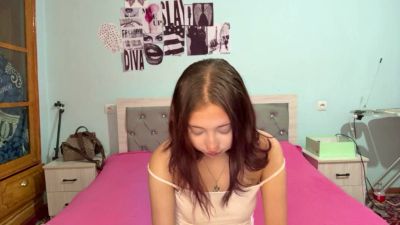 SueannChaplik live cam on Cam4