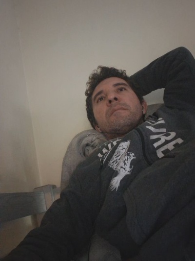 Sueliton8 live cam on Cam4