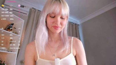 Summer_Lilac live cam on Cam4