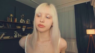 Summer_Lilac live cam on Cam4