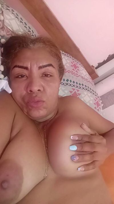 Sureyalove live cam on Cam4