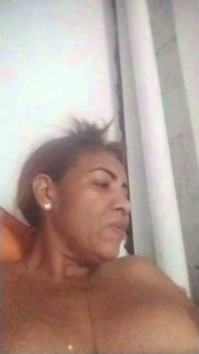 Sureyalove live cam on Cam4