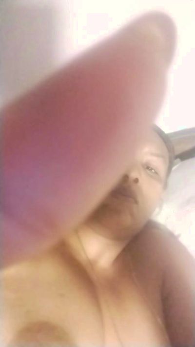 Sureyalove live cam on Cam4