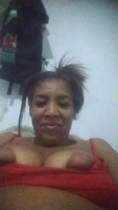 Sureyalove live cam on Cam4
