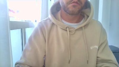 Surfer_30 live cam on Cam4