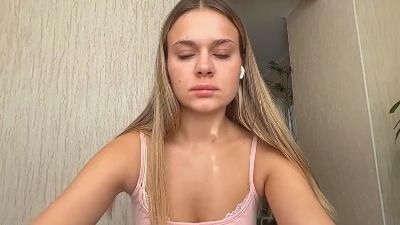 SusannePiek live cam on Cam4