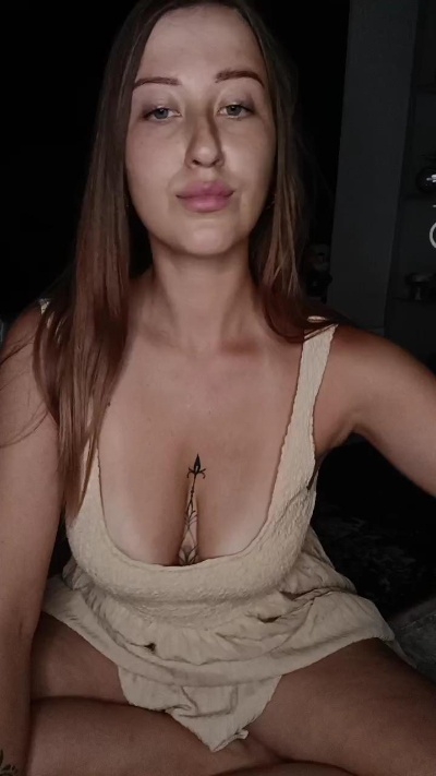 SusieRedd live cam on Cam4