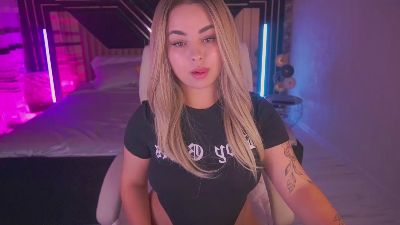 SusieWood live cam on Cam4