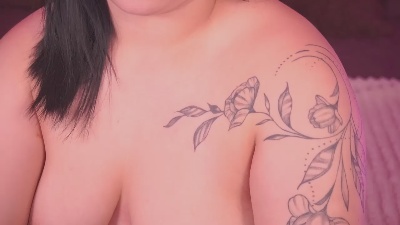 SusieWood live cam on Cam4