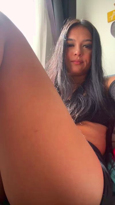 Sussimendez live cam on Cam4