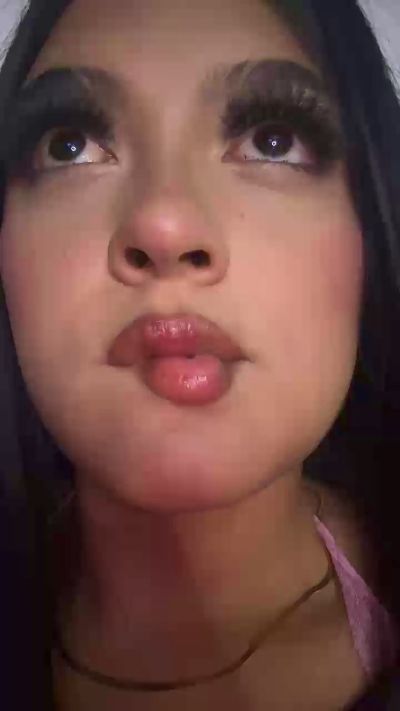 Sussimendez live cam on Cam4