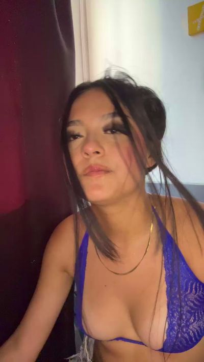 Sussimendez live cam on Cam4
