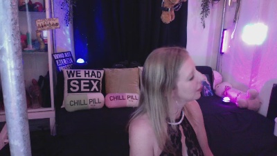 SuusenGuus live cam on Cam4