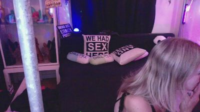 SuusenGuus live cam on Cam4