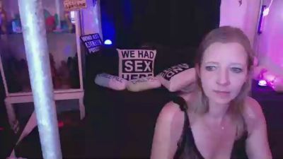 SuusenGuus live cam on Cam4