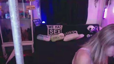 SuusenGuus live cam on Cam4