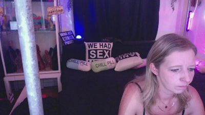 SuusenGuus live cam on Cam4