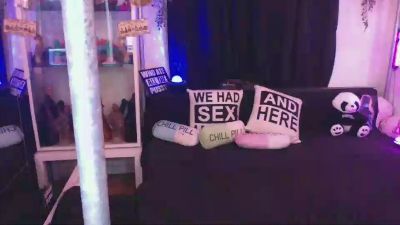 SuusenGuus live cam on Cam4