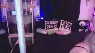 SuusenGuus live cam on Cam4